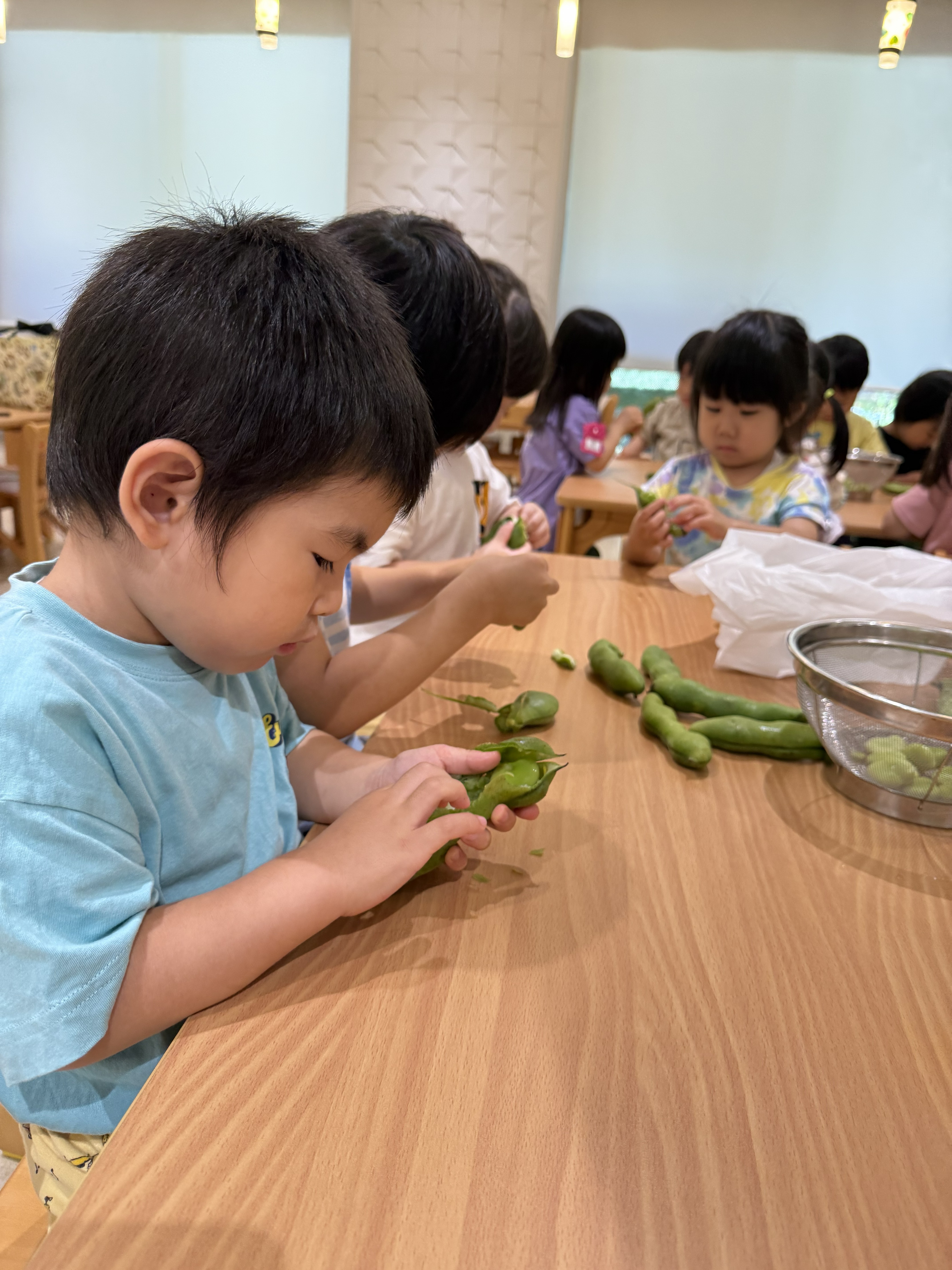 そら豆の皮むき